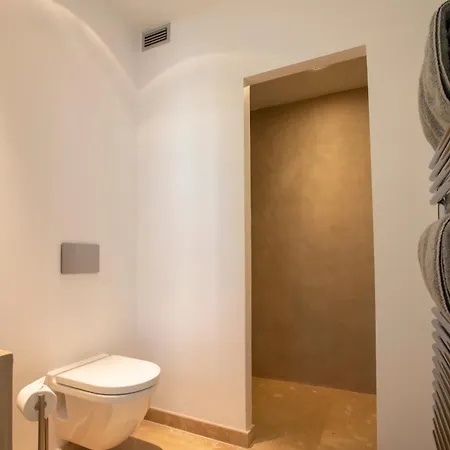 Vyylla Private 4* 圣特罗佩