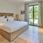Vyylla Private Alojamento de Acomodação e Pequeno-almoço 4*