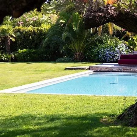 Vyylla Private Bed & Breakfast *